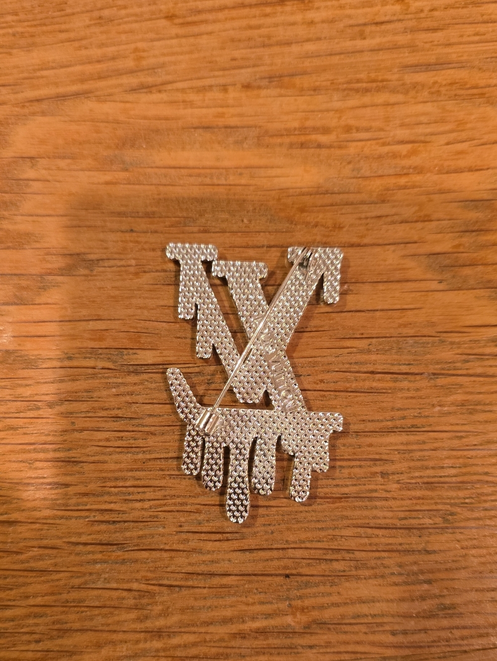 LV Monogram Brooch - Picture 3 of 5